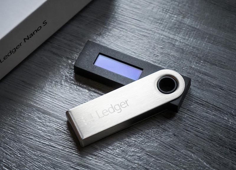  Аппаратный кошелек для криптовалюты Ledger Nano S